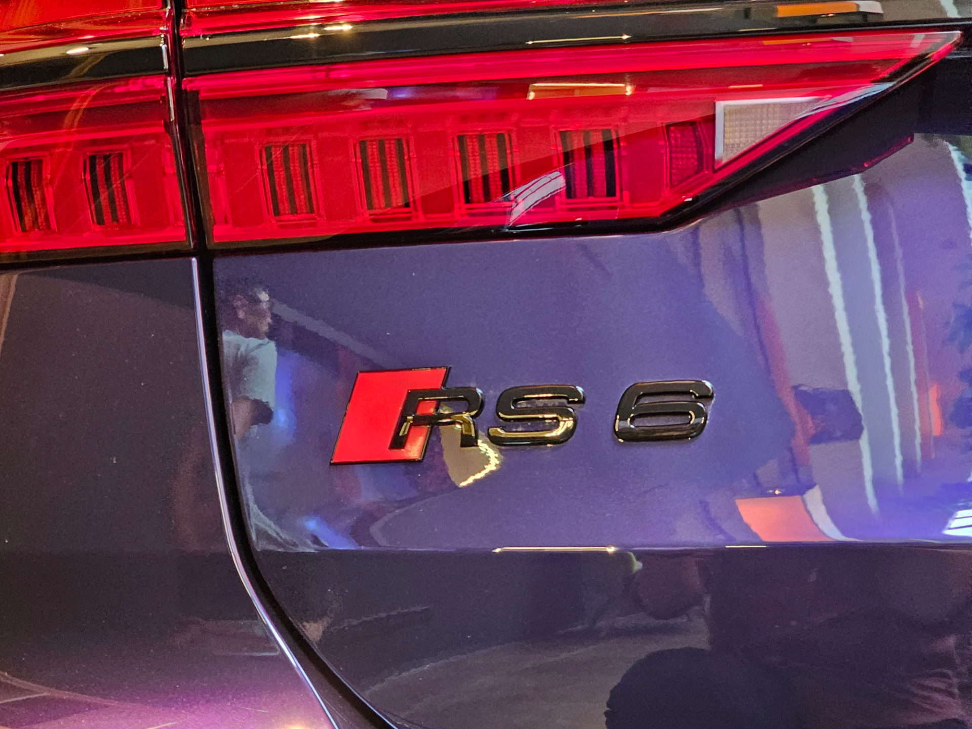 RS 6 badge on the rear quarter of the Audi RS6 C8